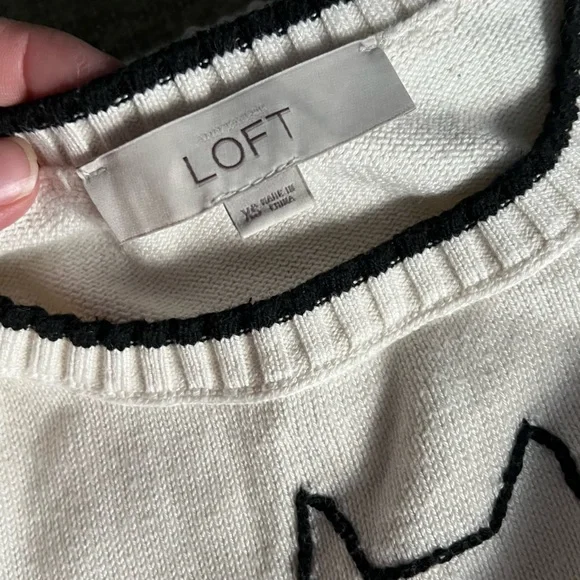 Cute knit embroidered Cat outline sweater Anne Taylor’s Loft - Picture 4 of 6